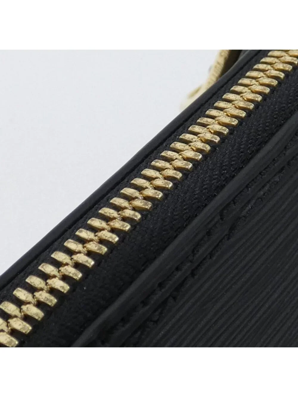 Louis Vuitton Epi Alma BB